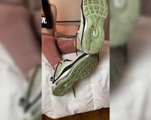 Fendi Feet aka Goddessfendi OnlyFans - Small Penis Humiliation and sweaty gym shoe removal