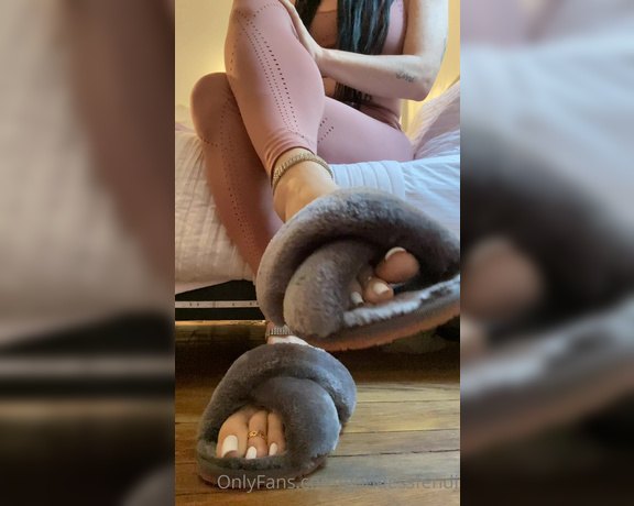 Fendi Feet aka Goddessfendi OnlyFans - Good Morning! Fendi Feet = breakfast of champions! I love these slippers so much I added more to