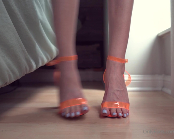 Toetally Devine aka Toetallydevine OnlyFans - Walking in cliffhangers Tags heels, orange heels, blue pedi, cliffhanger toes