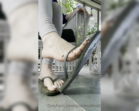 Fendi Feet aka Goddessfendi OnlyFans - After walking outside in the wet, dewy grass I had to come in and tease you with this flip flop dang