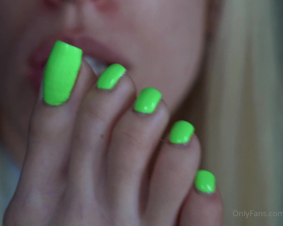 Toetally Devine aka Toetallydevine OnlyFans - Get in my mouth! Tags green pedi, neon pedi, foot worship, FW, SFW, self foot worship, licking,