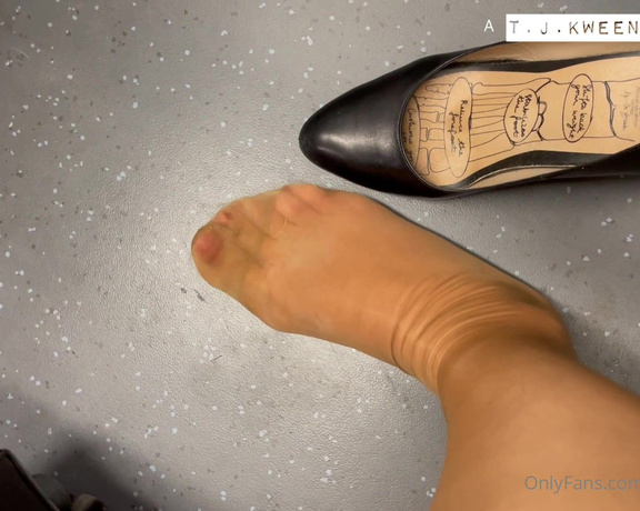 Tomato_Juice_KWEEN aka kweentomato OnlyFans - 08-03-2022 - Just a short clip of my poor footsies after a 12 hours day Not a