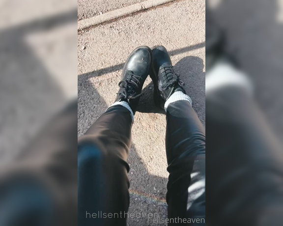 Goddess Nina aka hellsentheaven OnlyFans - 03-29-2023 - Du darfst mit der Zunge anfeuchten und Trampling macht dann den Rest #schuhabtreter #schuhputzer