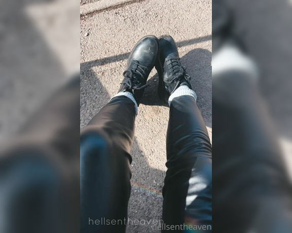 Goddess Nina aka hellsentheaven OnlyFans - 03-29-2023 - Du darfst mit der Zunge anfeuchten und Trampling macht dann den Rest #schuhabtreter #schuhputzer