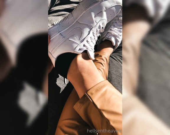 Goddess Nina aka hellsentheaven OnlyFans - 03-08-2022 - Welche Socken hab ich mir wohl heute ausgesucht