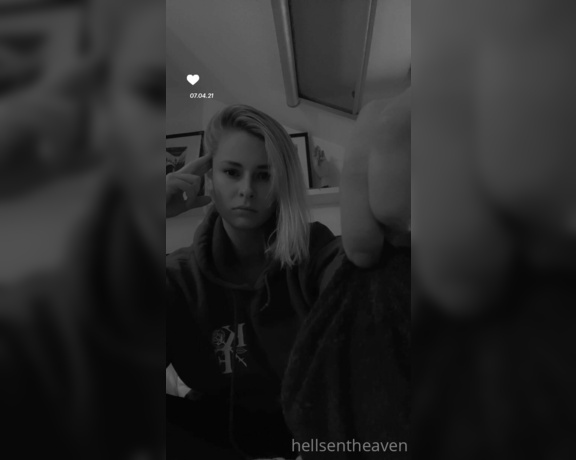 Goddess Nina aka hellsentheaven OnlyFans - 04-07-2021 - Die Sohlen zum gttlichen Gesicht Und geht dem Loser einer ab Wie gern wrdest du ein