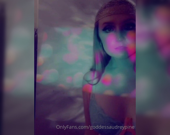 Goddess Audrey aka goddessaudreypine OnlyFans - Blinded by your loving light 282209