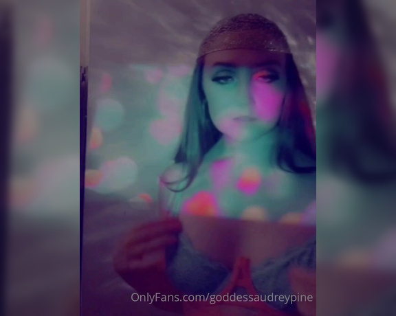 Goddess Audrey aka goddessaudreypine OnlyFans - Blinded by your loving light 282209