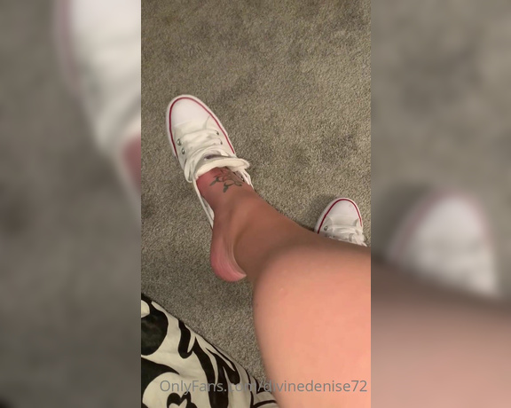 Denise Howard aka divinedenise72 OnlyFans - 04-02-2022 - Everyone gets turned on for a shoe dangle