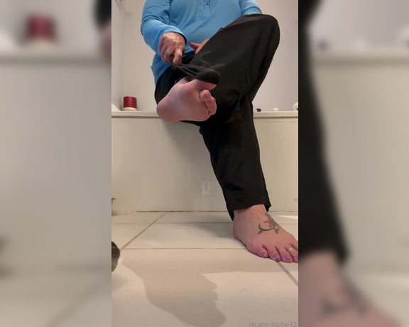 Denise Howard aka divinedenise72 OnlyFans - 09-01-2023 - Remember that time you wanted to clean my dirty feet after work Oh I do