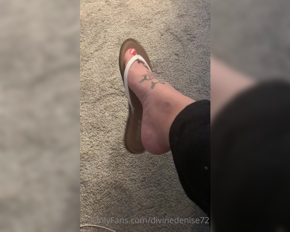 Denise Howard aka divinedenise72 OnlyFans - 04-04-2022 - Everyone loves a shoe dangle