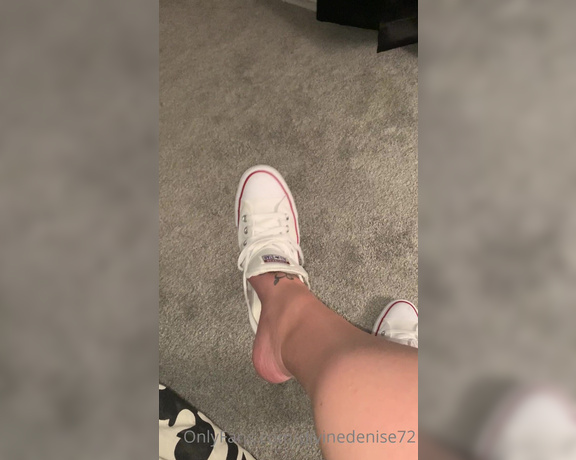 Denise Howard aka divinedenise72 OnlyFans - 04-02-2022 - Everyone gets turned on for a shoe dangle