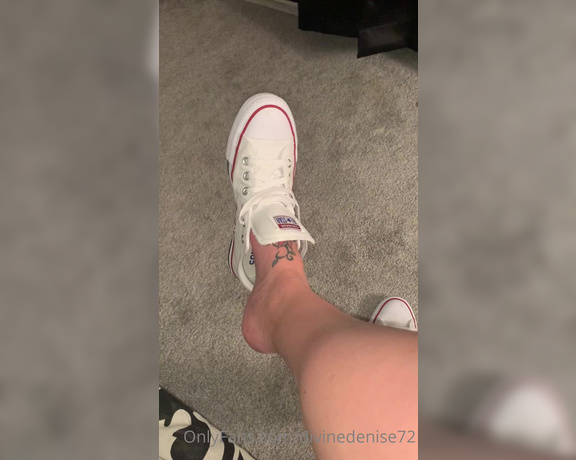 Denise Howard aka divinedenise72 OnlyFans - 04-02-2022 - Everyone gets turned on for a shoe dangle