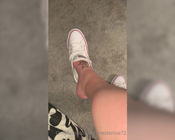 Denise Howard aka divinedenise72 OnlyFans - 04-02-2022 - Everyone gets turned on for a shoe dangle