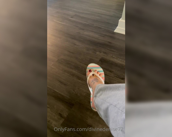 Denise Howard aka divinedenise72 OnlyFans - 04-02-2022 - Everyone gets turned on for a shoe dangle