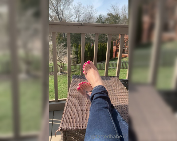 Denise Howard aka divinedenise72 OnlyFans - 02-26-2023 - Fresh air fresh feet