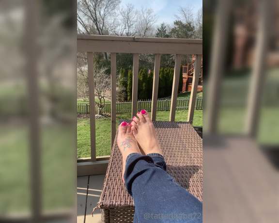 Denise Howard aka divinedenise72 OnlyFans - 02-26-2023 - Fresh air fresh feet