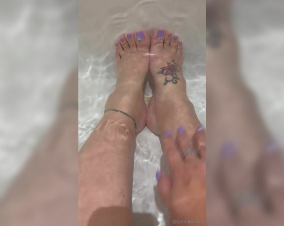 Denise Howard aka divinedenise72 OnlyFans - 08-30-2023 - Bathtime Will you wash my back and my feet