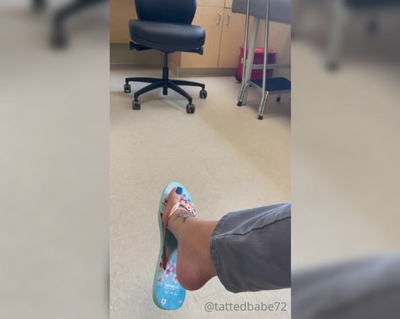 Denise Howard aka divinedenise72 OnlyFans - 07-03-2022 - Dr’s office flip flops You feeling faint