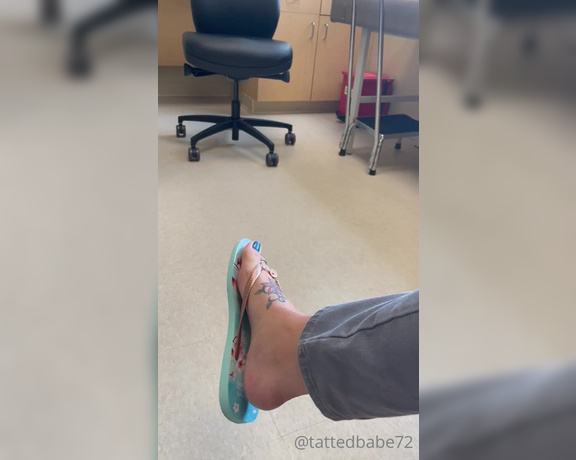 Denise Howard aka divinedenise72 OnlyFans - 07-03-2022 - Dr’s office flip flops You feeling faint