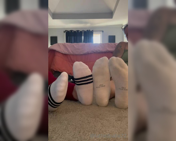 Denise Howard aka divinedenise72 OnlyFans - 10-23-2022 - Who loves a mother daughter sock removal YOU Do