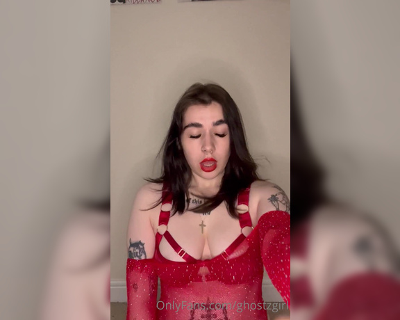 Ghostzgirl aka ghostzgirl OnlyFans - 07-02-2023 - need a hand