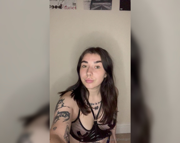 Ghostzgirl aka ghostzgirl OnlyFans - 09-02-2023 - your such a loserhahaha