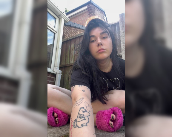 Ghostzgirl aka ghostzgirl OnlyFans - 08-06-2024 - had to sneak off outside