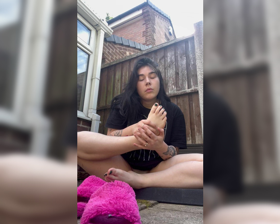 Ghostzgirl aka ghostzgirl OnlyFans - 08-06-2024 - had to sneak off outside