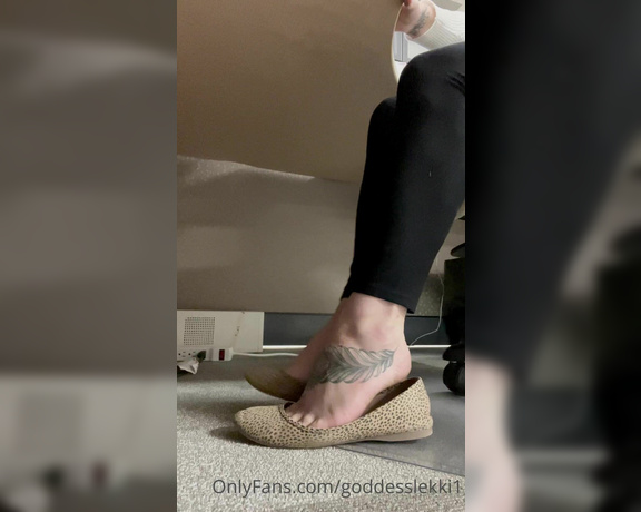 Goddess Lekki aka goddesslekki1 OnlyFans - 01-17-2022 - A cute POV under my desk of my sweaty feet sliding in and out of my