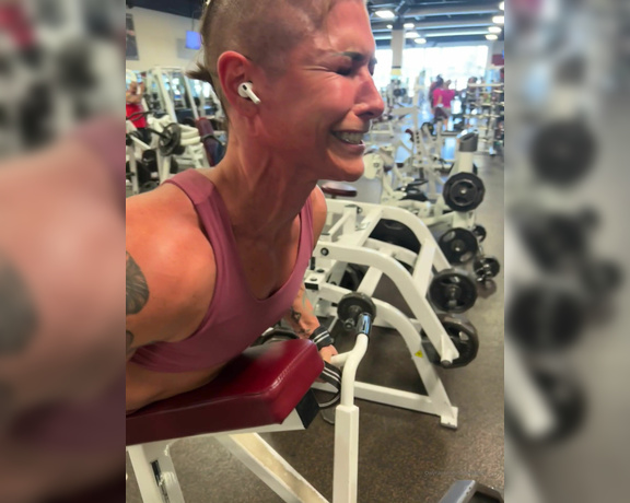 KortneyOlson1 aka kortneyolson1 OnlyFans - 06-16-2022 - Getting JACKED