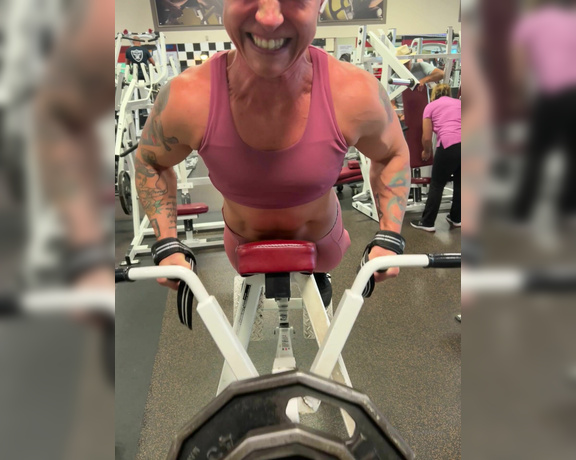 KortneyOlson1 aka kortneyolson1 OnlyFans - 06-16-2022 - Getting JACKED