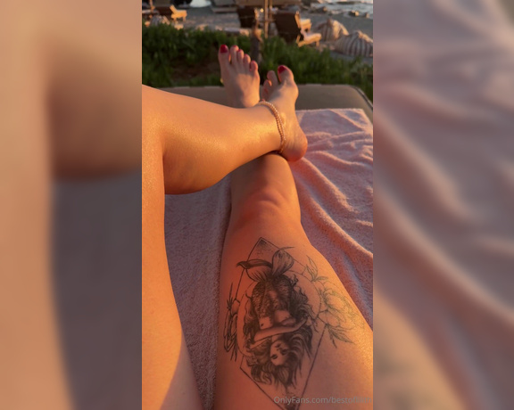 Lilith Last Witch aka bestoflilith OnlyFans - 06-02-2024 - First day of summer was all about, resting under the greek sun, recovery with spa and