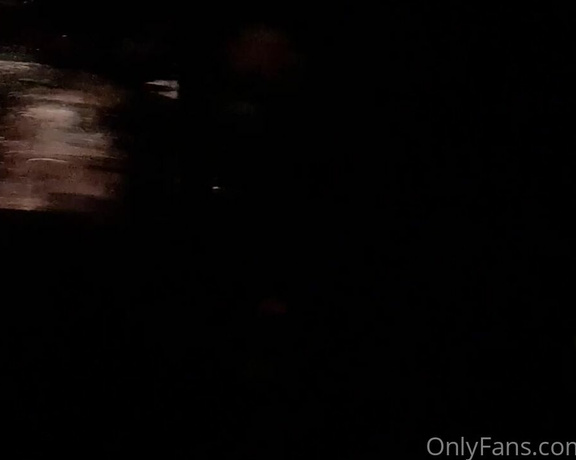 Kathia Nobili aka kathianobilixx Findom - 12-22-2020 OnlyFans Video - Outdoor Christmas lights