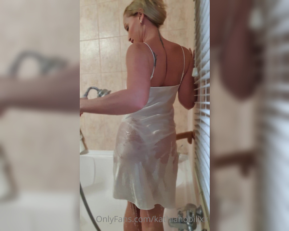 Kathia Nobili aka kathianobilixx Findom - 01-19-2021 OnlyFans Video - Tease amp dildo fucking in the shower