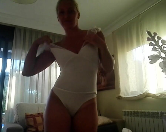 Kathia Nobili aka kathianobilixx Findom - 07-02-2017 OnlyFans Video - Sexy ,,catwalk,, for you _