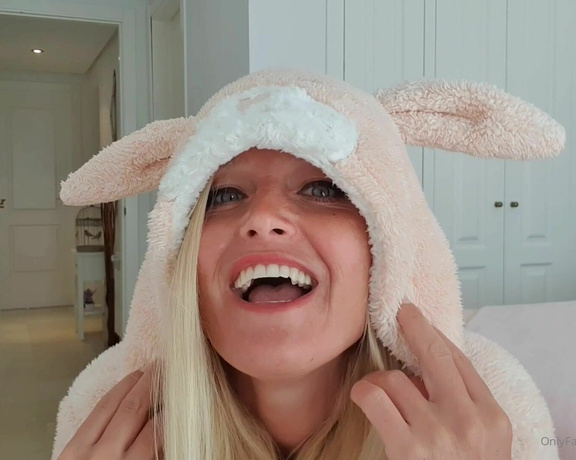 Kathia Nobili aka kathianobilixx Findom - 04-12-2020 OnlyFans Video - Your naughty BUNNY