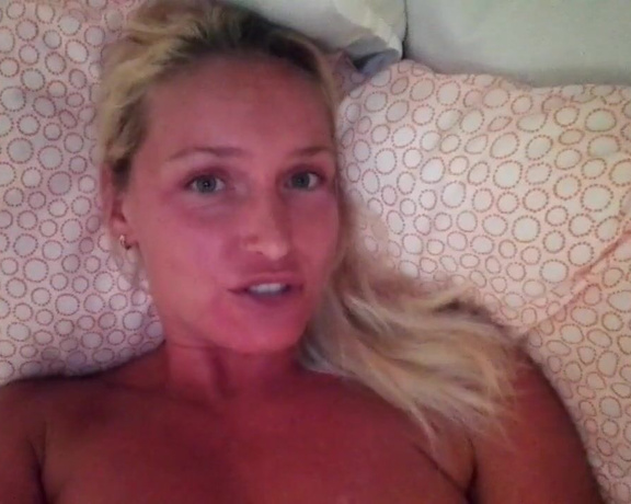 Kathia Nobili aka kathianobilixx Findom - 07-17-2017 OnlyFans Video - Join me in the bed darling Tonight Im sharing with you the other fan question I