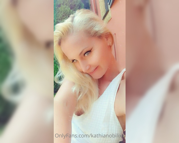 Kathia Nobili aka kathianobilixx Findom - 06-14-2020 OnlyFans Video - Outdoor tease for you