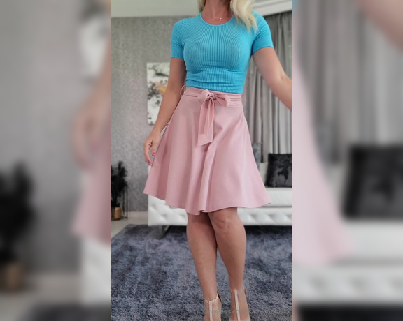 Kathia Nobili aka kathianobilixx Findom - 08-29-2024 OnlyFans Video - Getting ready for lunch with YOU  Dressing UP