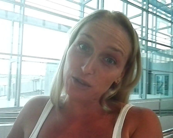 Kathia Nobili aka kathianobilixx Findom - 09-09-2017 OnlyFans Video - Wishing for my darlings of beautiful Saturday from AIRPORT See you in Budapest _