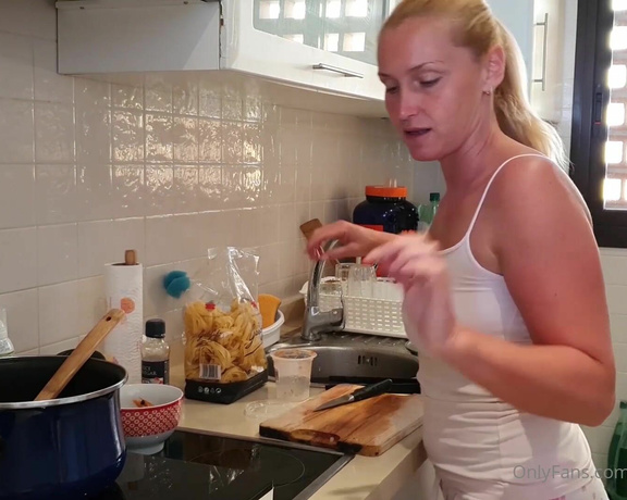 Kathia Nobili aka kathianobilixx Findom - 05-29-2020 OnlyFans Video - Lets hit the PASTA And making the meal together  And let me know, if you