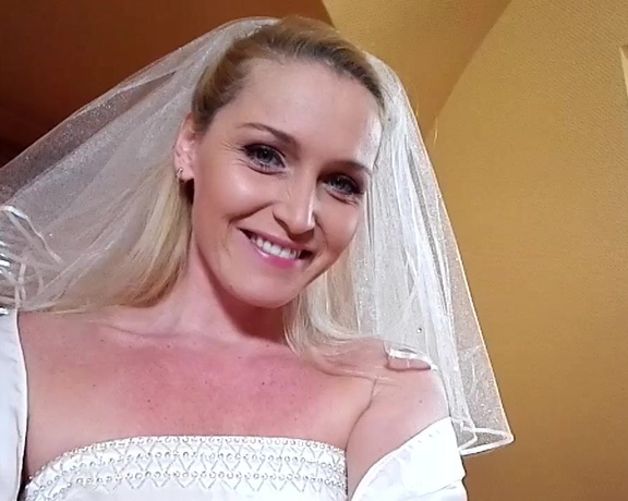 Kathia Nobili aka kathianobilixx Findom - 03-02-2017 OnlyFans Video - Most sexy bride _