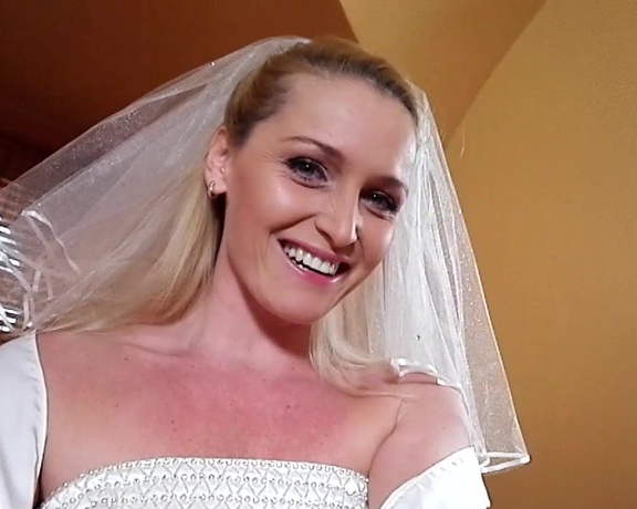 Kathia Nobili aka kathianobilixx Findom - 03-02-2017 OnlyFans Video - Most sexy bride _