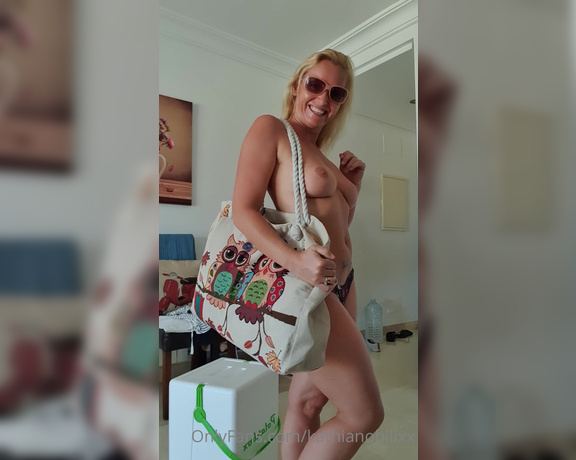 Kathia Nobili aka kathianobilixx Findom - 07-25-2020 OnlyFans Video - Ready for the beach