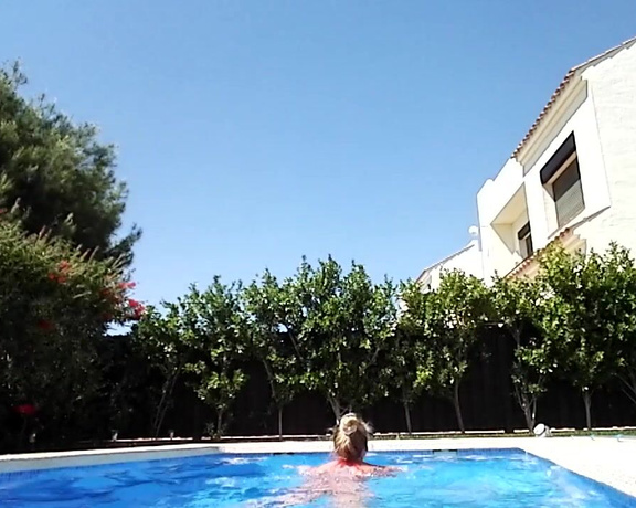 Kathia Nobili aka kathianobilixx Findom - 04-12-2017 OnlyFans Video - My first POOL BATHING of this year my dears