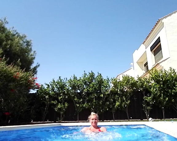 Kathia Nobili aka kathianobilixx Findom - 04-12-2017 OnlyFans Video - My first POOL BATHING of this year my dears