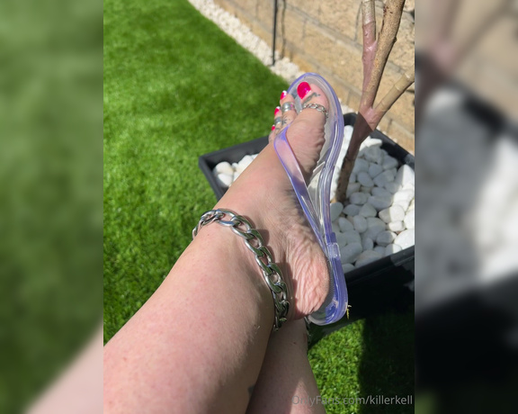 Killersexyfeets aka killerkell Foot Fetish - 08-07-2024 OnlyFans Video - I love these flip flops