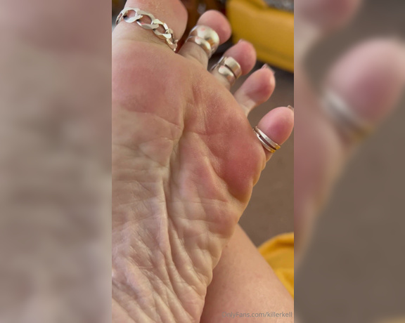 Killersexyfeets aka killerkell Foot Fetish - 06-04-2024 OnlyFans Video - I made this for my shit licker footslut but he doesnt deserve it for himself because