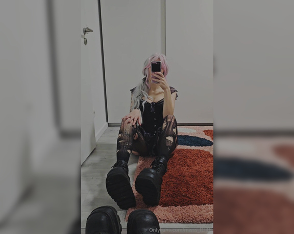 Miss Lilith aka miss.l1lith Femdom - 05-29-2024 OnlyFans Video - Would you like these goth mommy boots stepping on you